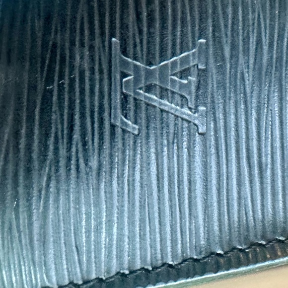 COPY - Louis Vuitton Epi Pouchette - Picture 13 of 15